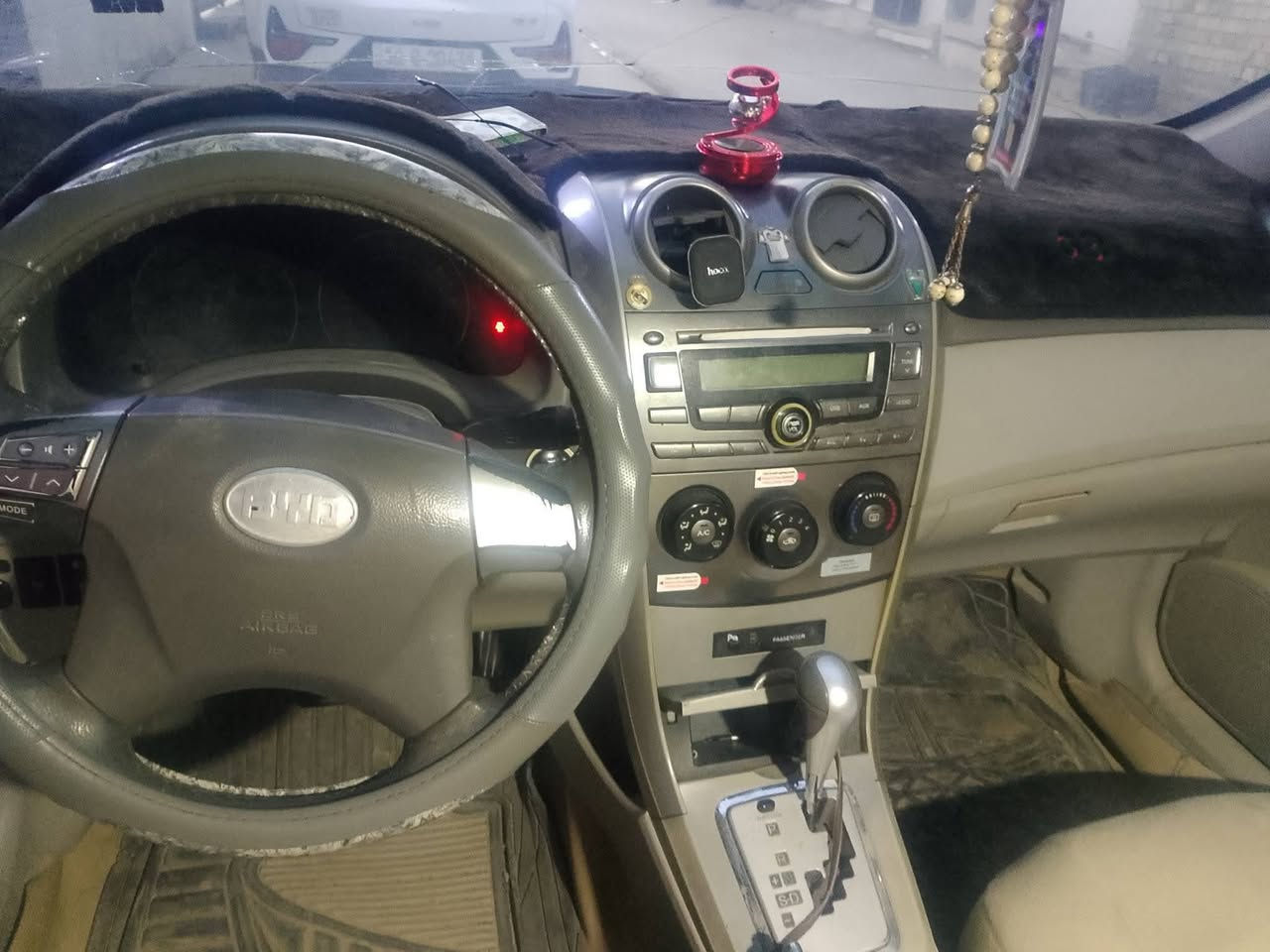 السلام عليكم
للبيع سيارة BYD G3 2013  مابيهة اي نقص تبريد شغال ثلج تبريدها 
كير اوتو
رقم بغداد
كير ومكينة كورلا 1800

السيارة مطلوبة للمصرف مكمل تسديدها بس راعيها ما اندلة 

اكفلهاا عشائريا وسرقة 

مكاني الدورة 
رايدها 25 قفل قفل تحياتي

***********
