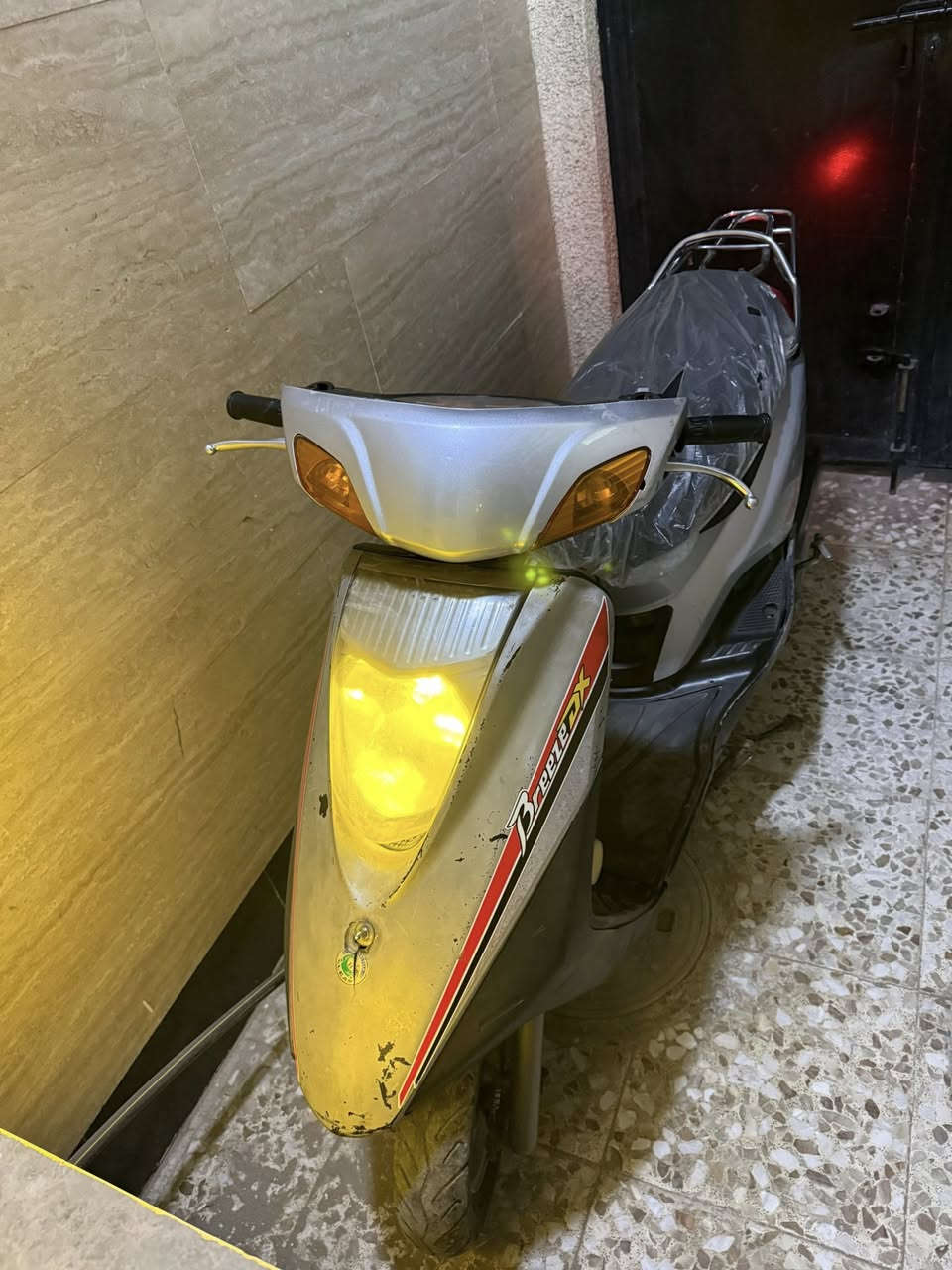 سلام عليكم بريز للبيع او مراوس مال رمبه سعرهة 550وبيهة مجال مكاني بغداد ***********
