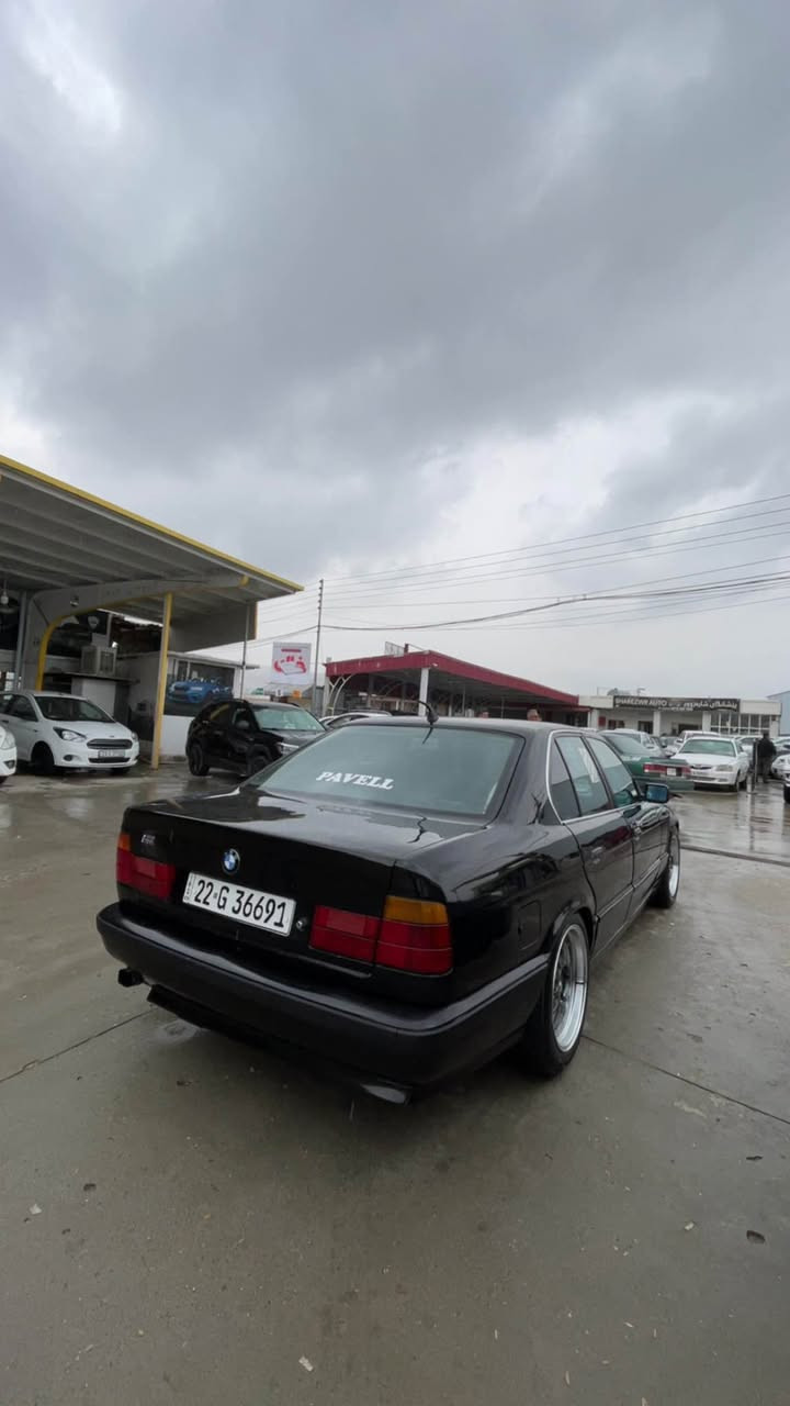 ئەم تاقانیە بۆ فرۆشتن ٥٢٠ گێڕ عادی بیلادیش ٥٢٠ گێڕو مەکینەو ئەکسل بەشەرت قرچێکی پێشی هەیە ناوی نەگرتوە بەحالو نەحال ڕەقەم هەلێر ساحێب سەنەوی لە سلیمانیە تەحویل وەکالە خەرامە بەشەرت ٢ گڵا خەرامەی تیایە دوای مەعامەلە ئەگەڕێتەوەسەیارەکە سرف بوخار 
دوگەڵی نیە تاقانەی جوانی تاقانی قوەت
*********** خایبەر واتسئەپ السليمانية, العراق
