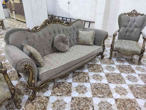 ئەم تاقم قەنەفە کلاسیکە 
بۆفرۆشتن 10نەفەرییە
بیعیبە بەلۆکی ماوەتۆ تورکییە 
ژ.م***********
