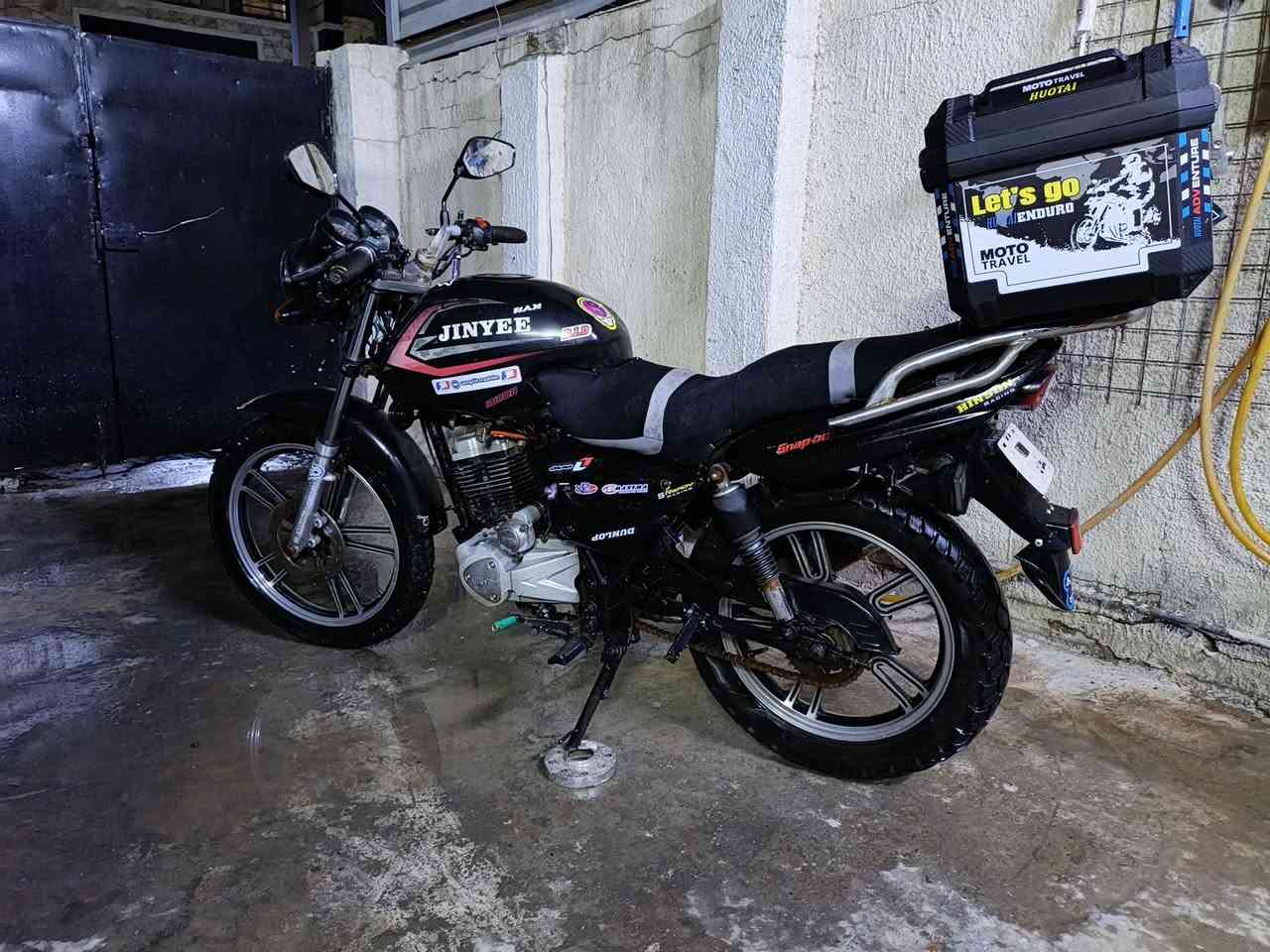 دراجه فرخ بانده جني مكينه مكفوله كهربائيات كله شغال دراجه خير من الله رزانه متانه نشاط أوراق كامله نضافه فول وين ميعجبك روح بي للبيع سعر 450 موديل 19 رقم تلفوني *********** بس الجناي يعرفه مكينه 150 سيسي صرف بنزين مابي ابد
