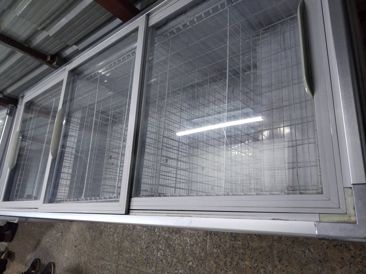 عارضات طرحيه يوكور تركي بلاديه قرصه اخو جديد استعمال قليل طول مترين و٢٥سم عرض ٩٥سم للبيع الشاري يتصل على الرقم *********** او خاص
