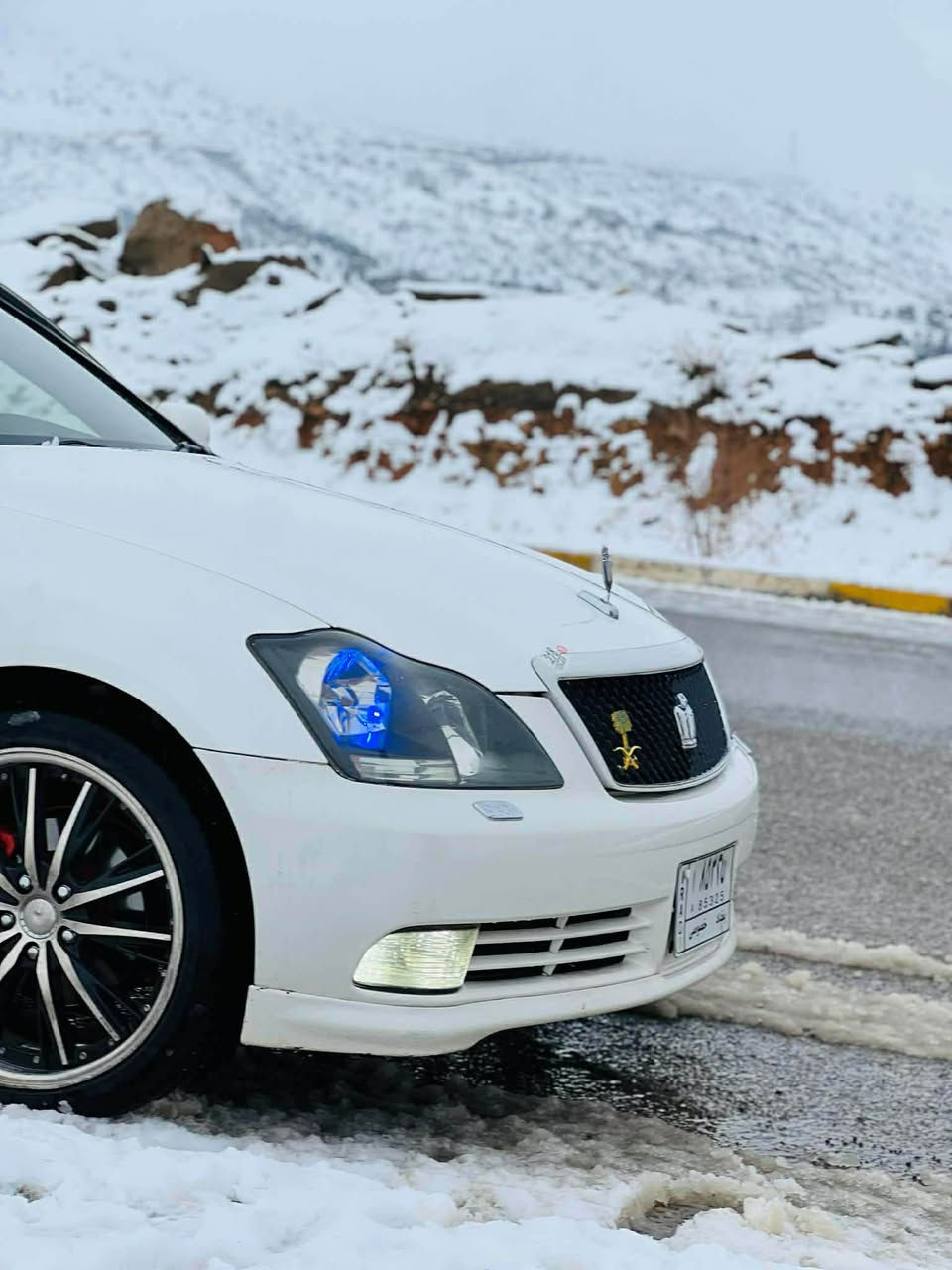 سه ره تا به ناوي خواي گه وره و ميهره بان❤️
تويتا كراون شاهينه براوه ه
١٨٠ گير گه وره 
ناو پا كه ت
له ساخ جوانتر
٢٠٠٧
سالؤنسا سپورت
ته بريت ساردو گه رم به شه رت
ته قه و ره قه به شه رت
بريك به سراوه 
بؤ ٢٥٠ مه سره ف مه گه ري
چركه و ٢٠٠$ ببره
ده حمو ليدراو به شه رت
سه خفي به شه رت
سه خفي وه ك شوشه يه 
هه مو گياني به شه رت 
٣ دو گمه يه كراوه ته ٤ 
بي سلايته 
53مه جاليكي برايانه 
*********** 
شوين رانيه رانية, السليمانية
