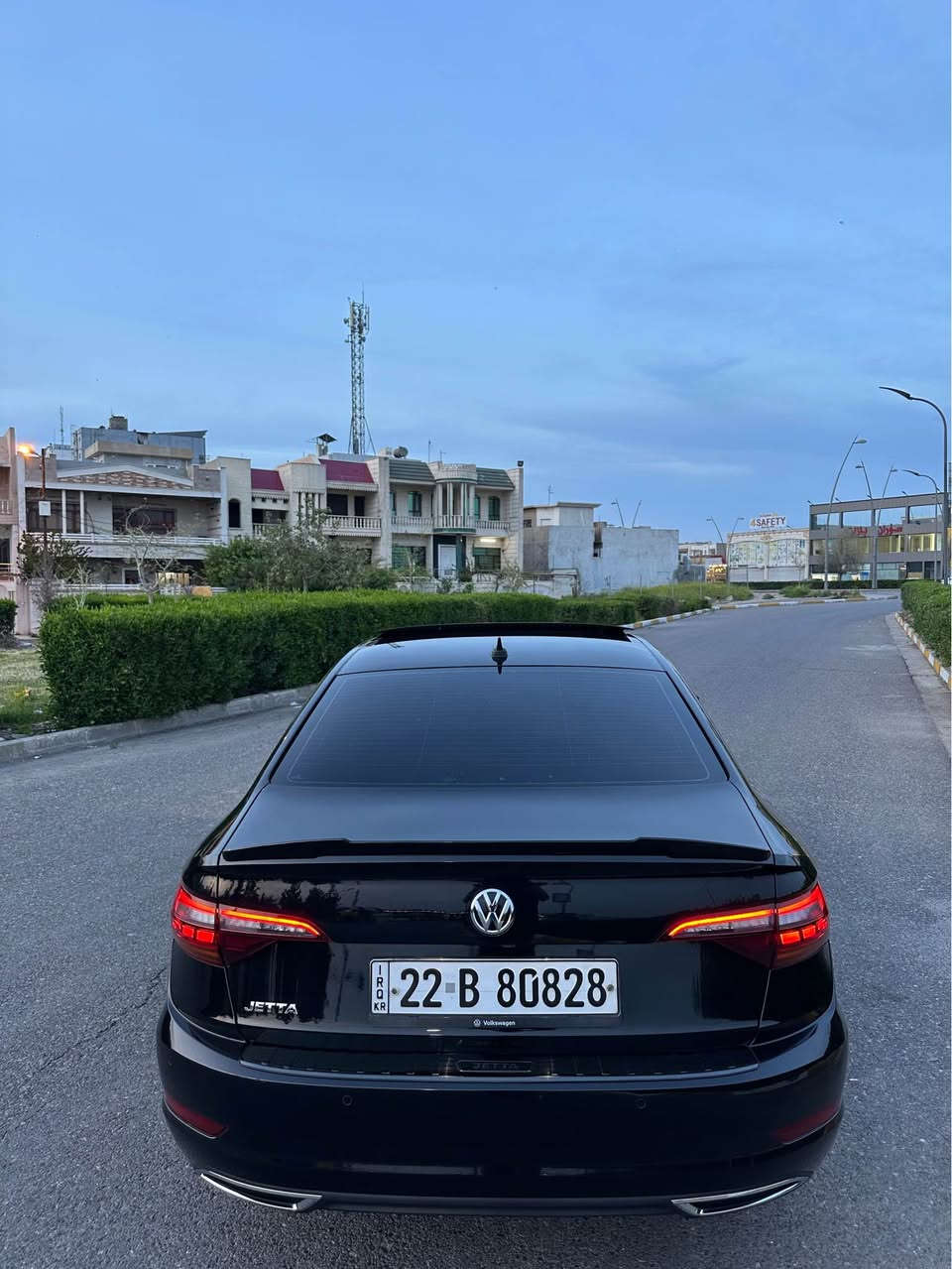 جیتە ٢٠٢١ فول مواسەفات پریمویم SEL premium 
٨٣ هەزار ڕۆیشتوە 
نرخی ١٦٥ و مەجالێکی برایانە 
 یەک پارچەی بۆیاخە بەبی ژورێ پێش و پشت کەپس ڕادێتە بیلاد بە شەرت 
 ⏬️ژمارە مۆبایل ⏬️
0751 804 3635 أربيل, العراق
