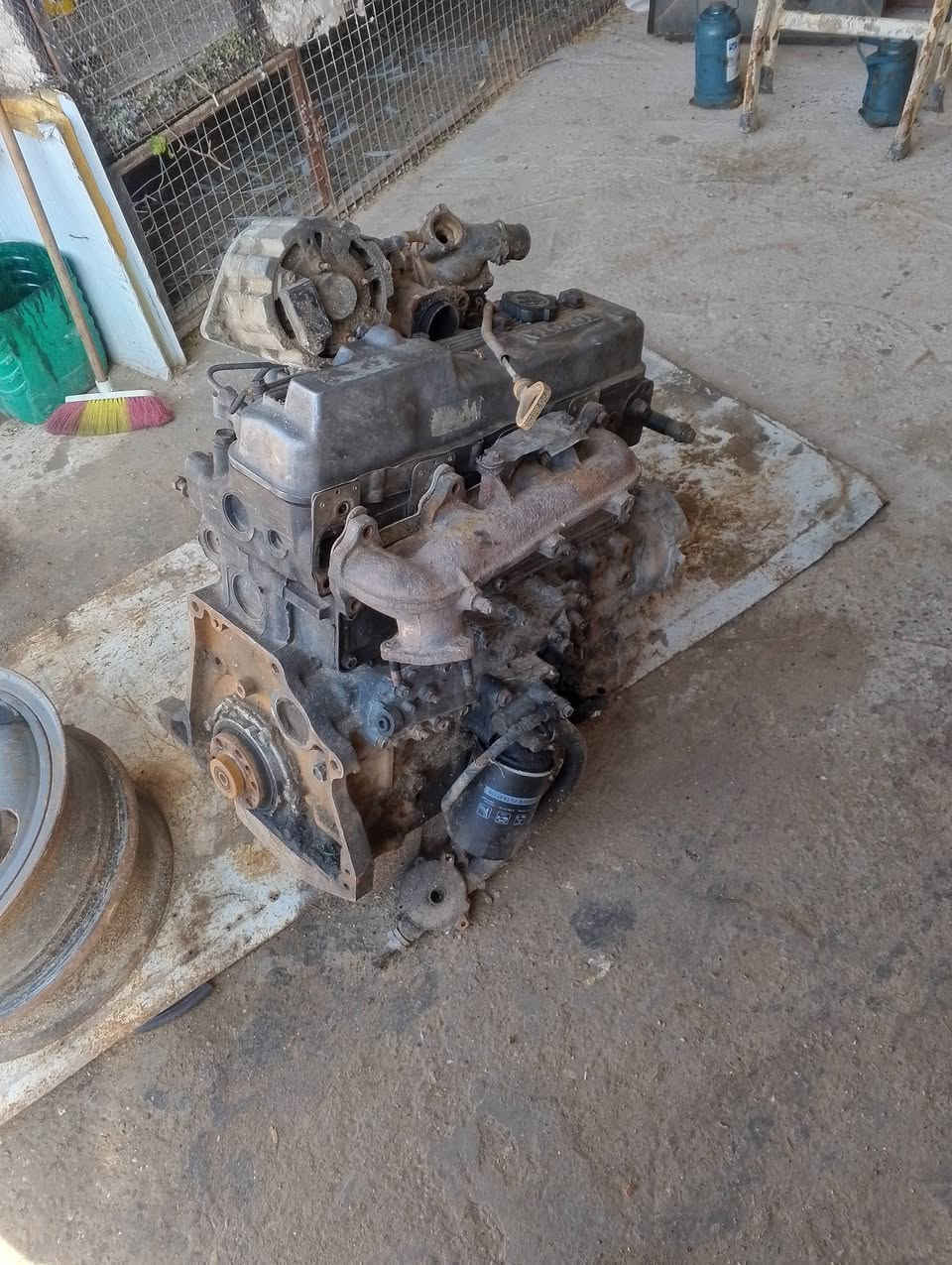 البيع مكينه مال تيوته مكان بغداد الشعب حيور ***********
