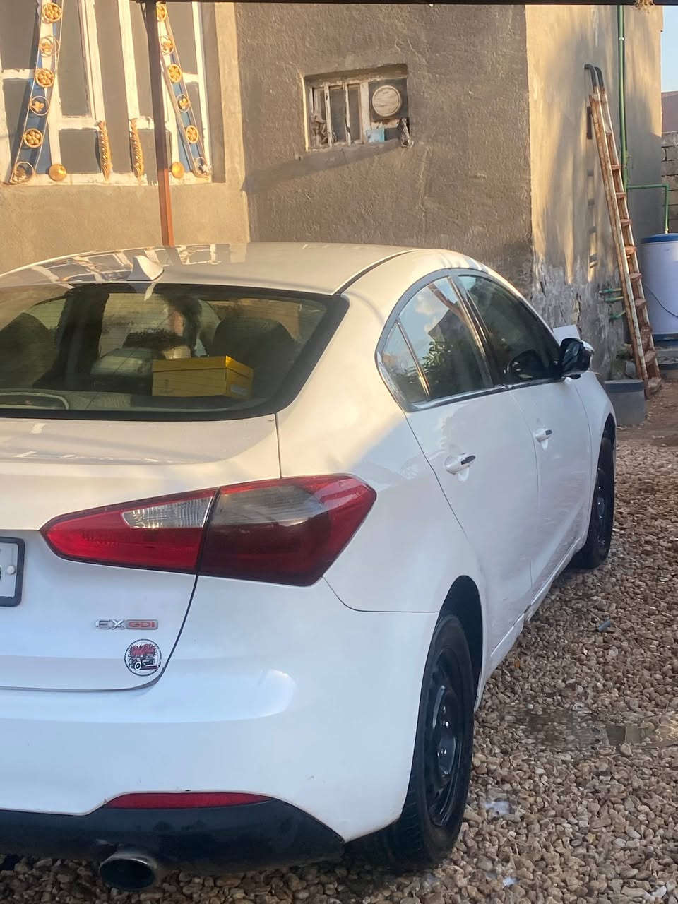 السلام عليكم كيا فورتي للبيع موديل 2014 حادثها جاملغ وبنيد وصبغ حزام بدون ضرر مواصفاتها تحكمات ستيرن وشاشه صغيره وكامره بلاد مكينه وكير خير من الله السياره بأسمائنا تحويل مباشر السعر 92 وبيها مجال للاستفسار اكثر واتساب *********** نصير آل محسن
