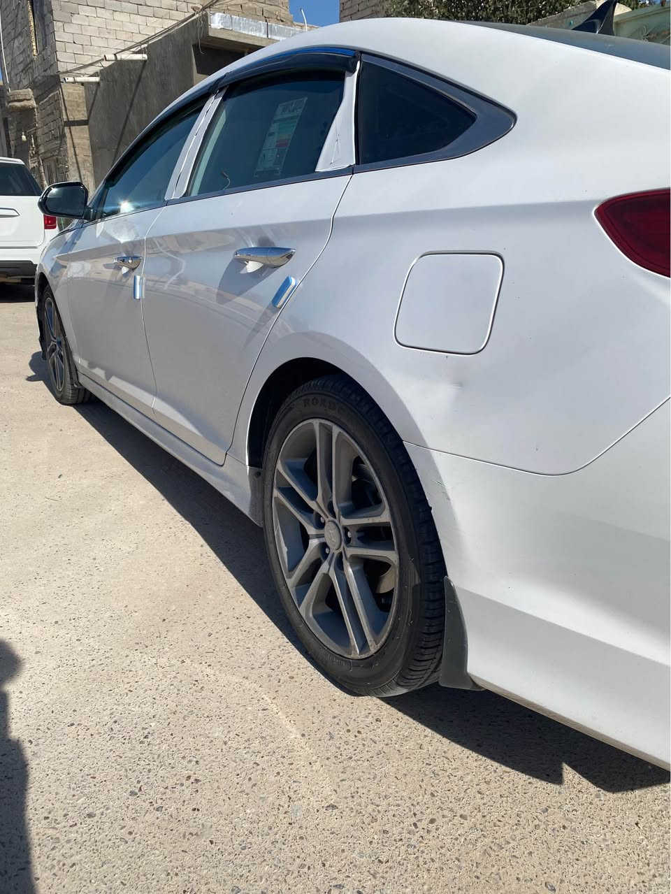 سوناتا مديل 2018 وارد خليجي بيها جاملاقات اماميه وباب 
السعر 135 وبيها مجال بسيط 
العنوان البصره الزبير 
*********** البصرة, العراق
