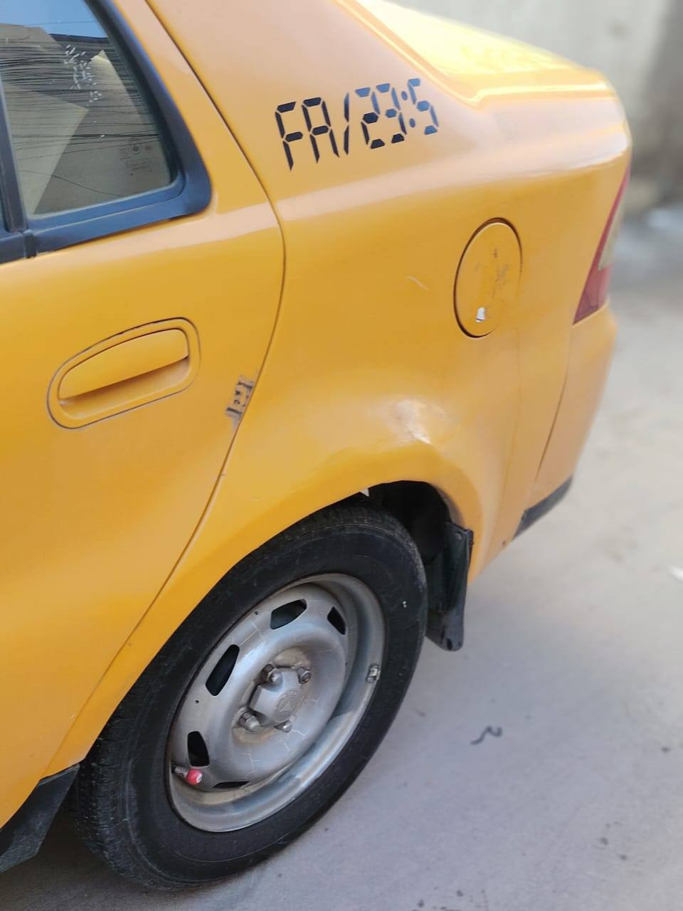 السلام عليكم، ck 2012 للبيع
💥 رقم نينوى السنوية ساقطة من ٢٠١٧
_ كابون بانزين بيها 

_ هيئة غرامات تاخذ صفر مالك علاقة 

_ مكينه جديدة ما صارلها شهر وصل الضمان موجود

_ كير انطيك شرط، عينة وكلج جدد 

_ السيارة بدون حادث!!! بيها تصليح دوائر خلفية وصبغ بلجاملغات الكدام أثر طغات وموضح بالصور، يعني شواصي ولغود ودواخل حيل نظاف تجي وتشوف بعينك وباقي كشر السيارة هم نظيف بي طخات بسيطه مال تكسي لا أكثر 

_ صدر امامي جديد زوج فلنجات و سكات جدد ما صارلهم ٢٠ يوم، صدر خلفي بس يعوزو زوج بوربرينات

_ تايرات خلفي جديد امامي ٨٠٪

_داخل نظيف كدام العين

_ وايرمنية كلها شغاله ما عده الجوم الوره مدري شبيهم

_باتري دينمو فيتبم جدد  بلكات نوزلات شوته كلهن ادامة كل شهر

_ سيارة مصروف عليها ومال جناي

_ السعر ٤٢ وبيها للطيبين للتواصل *********** بي واتساب، او خاص مفتوح ❤️
