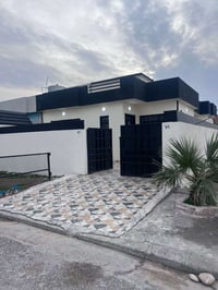 مجمع سري بلند • ٢٠٠م • ٢نوم