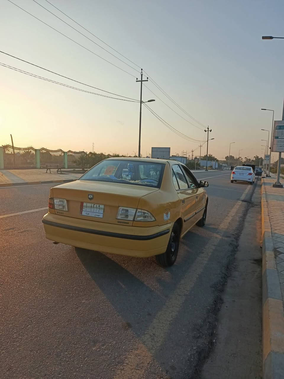 سلام عليكم شباب سمند للبيع الكشره نضيفه ومرتبه سنويته صاقطه كوم.حديد ابيع شراي يجي *********** ...سعره 24 وبيه مجال قليل
