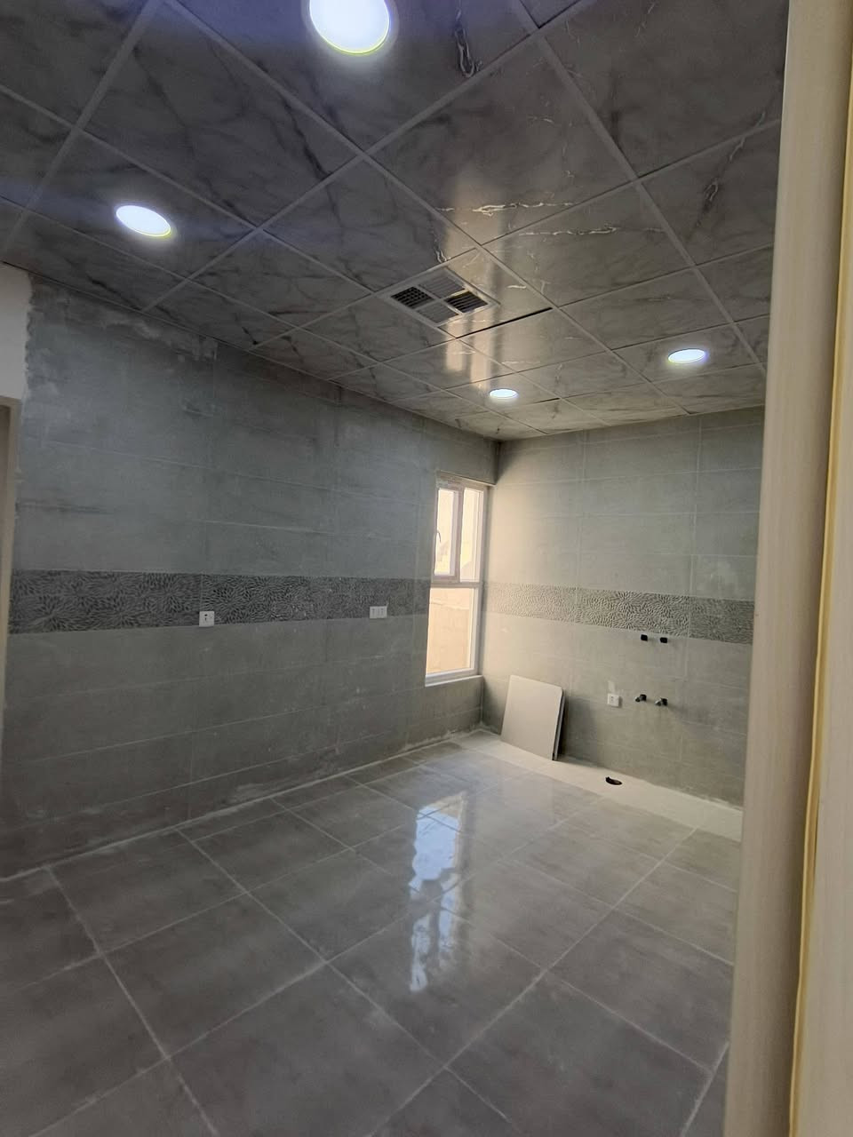 دار للبيع👈 طابقين منعزل يصلح للاستثمار👈 أو للعائلتين
العنوان حي العسكري قرب اسواق مرهون
السعر ٩٧ مليون وبيه مجال
للاستفسار مراجعة مكتب المباني للعقارات والمقاولات العامة او
الاتصال على الارقام الثالي
*********** محمد ابو جنيد
*********** محمد عقارات
نستقبل كافة عروض تجاري وسكني في كافة أنحاء محافظة كركوك
