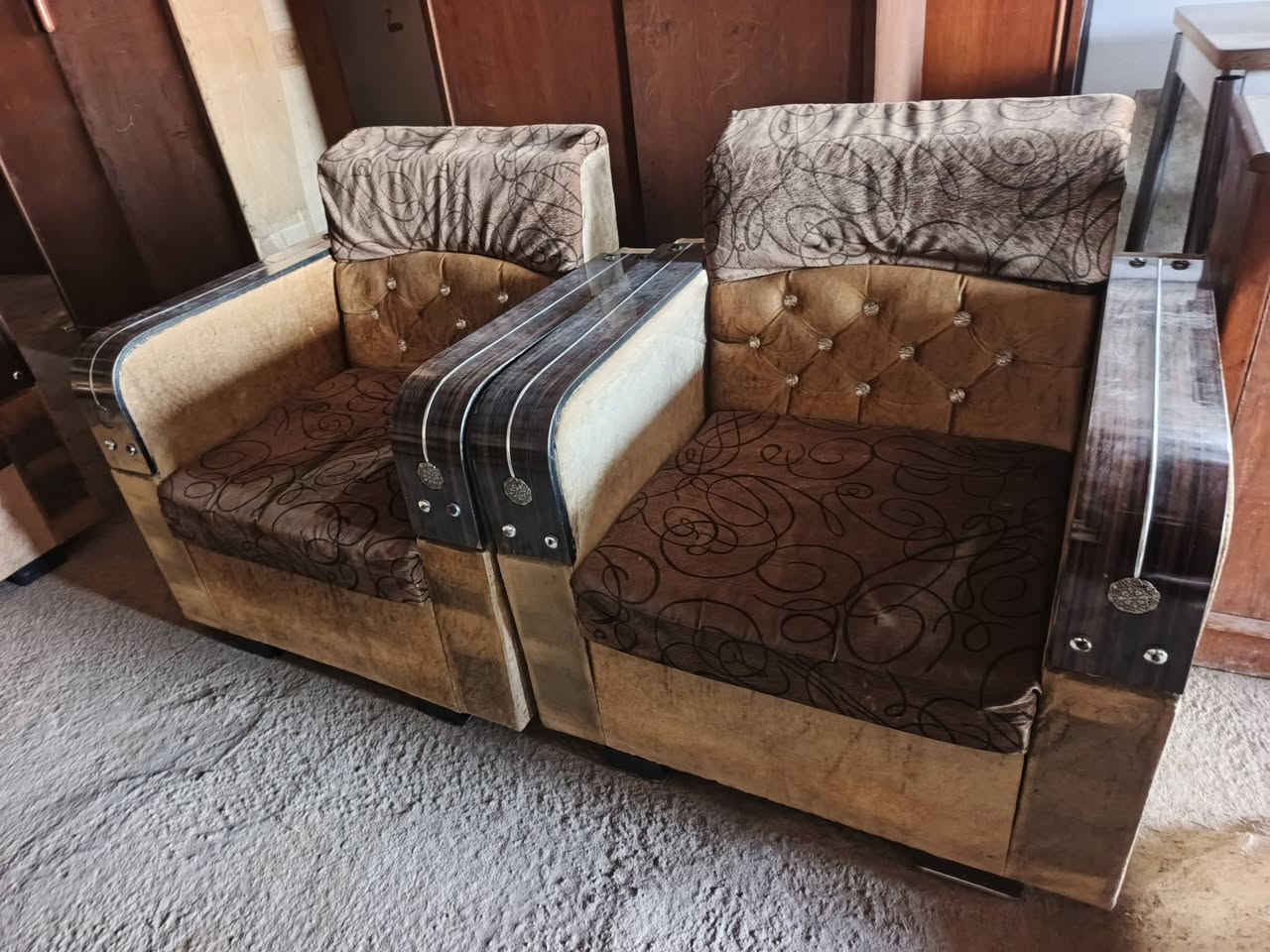 ياالله..  تخم تركي 10 مقاعد ثقيل اسفنج قوي نظيف مابي كسر احلى من الصور 
#العنوان // الحمزة الغربي __ قرب تقاطع معمل السكر 

***********
