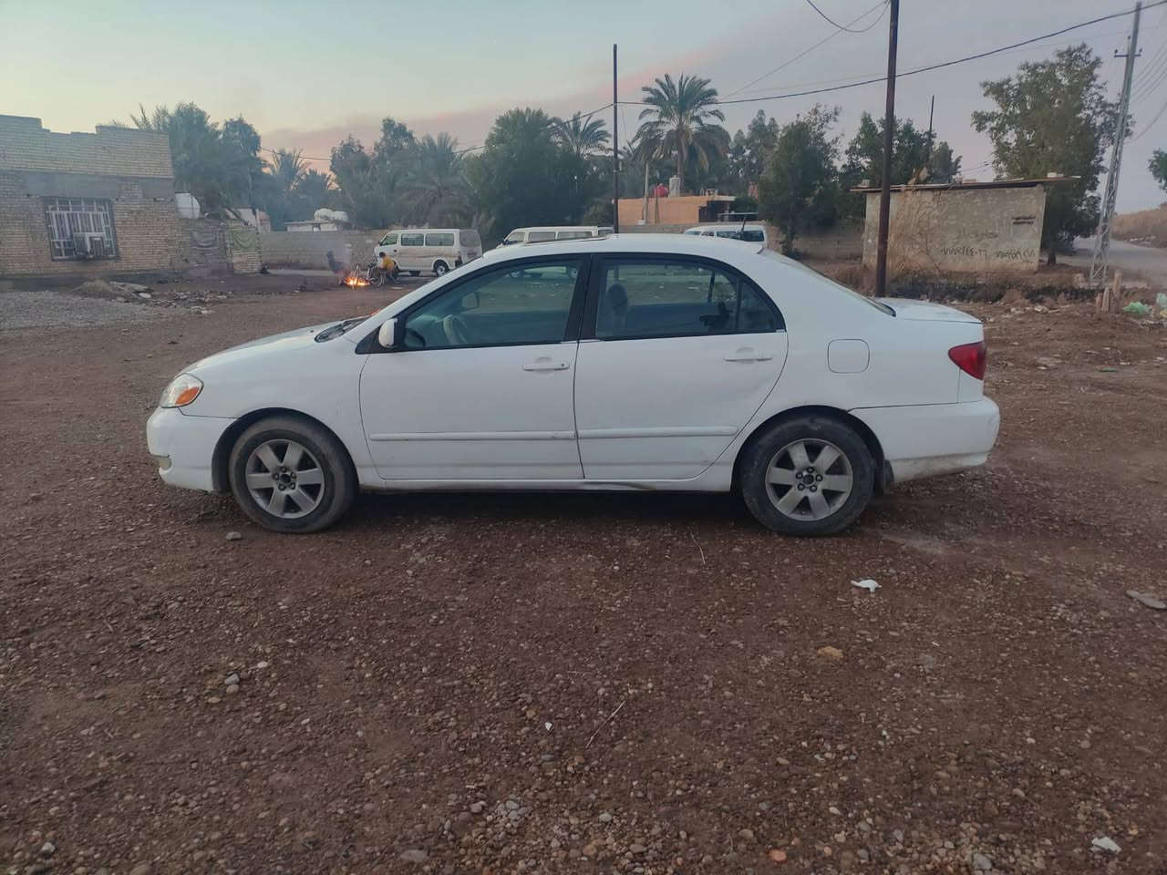 السلام عليكم ورحمه الله وبركاته 
كورلا موديل 2006مصبوغه عام للجماليه باستثناء القماره رقم بغداد باسمي كير اوتو محرك 1800 تخم تاير جديد قبل اسبوعين شديته صدر نص عمر باتري جديد تبريد ثلج شاشه تاب بلوتوث انترنت السيارة خير من الله صلوات على محمد من اخذتها لحد هذا اليوم مافاتح بنيد بس دهن وماي وبانزبن وترايك البصرة السعر 78وبيها مجال حك الجيه مكاني بغداد 
للاستفسار ***********
