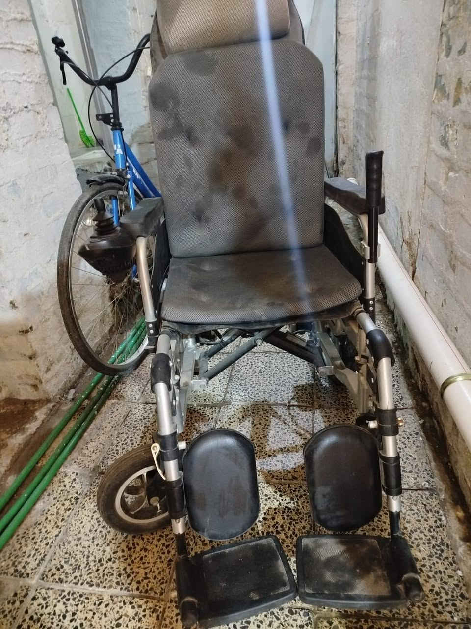 مرحبا
عربانه شحن للبيع بدون بطاريه سعر 300 بيه مجال


**إذا كنت صاحب هذا الإعلان وتريد حذفه لأي سبب، رجاءا أرسل رسالة إلى الدعم الفني**