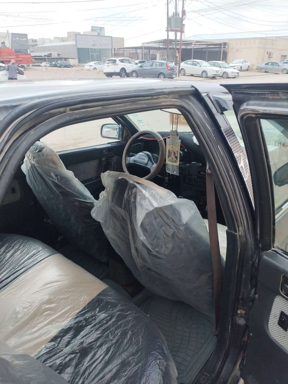 السلام عليكم ورحمة الله وبركاته
النترا دمعه موديل 92 رقم بغداد اجنبي 
تحويل مباشر  من صاحبها 
اقراء المنشور زين قبل لا تتصل 
سيارة مال بيت 
مصبوغه عام 
تبريد شغال  ثلج 
تخم تاير 
صدر جديد قبل اسبوع شديته 
كير شرط 
كل الكهربائيات شغال 

محرك بي بداية تنقيص
السعر 37 مكاني تكريت القادسية 
***********
***********
