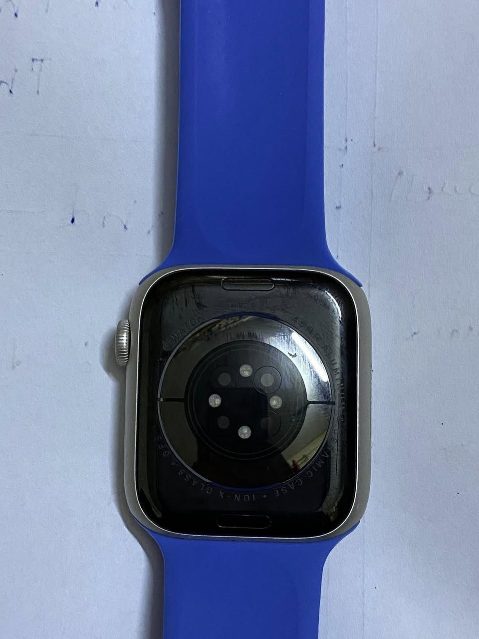 ساعه أبل واتش جيل 8
ذاكره 32
حجم 45 
مع كامل ملحقات الأصليه سير وشاحنه
لون سلفر مميز 
السعر 350
***********
