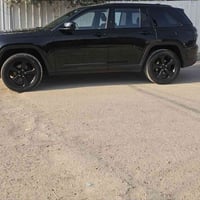 للبيع او مراوس او جيب ١٩ او بكورلا هايبرد....للبيع  جيب ٢٣ ٥راكب اسود ...