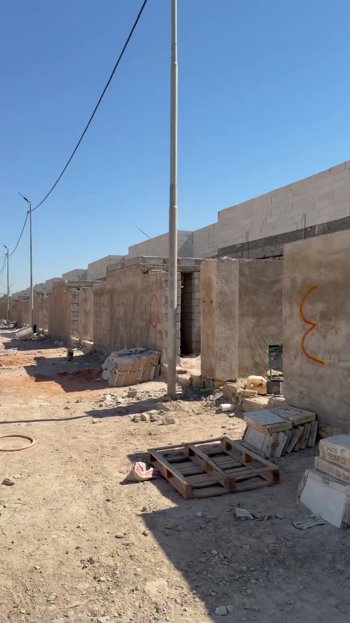 (المتصدق يستظل بظل صدقته يوم القيامة حتى يُقضى بين الناس)
هذا نداء الى اهل الخير هو المساهمة بهذا العمل الانساني و المتكون من 50 وحده سكنيه لعوائل الايتام 
يوميه العمال هيه 100 الف لكل منزل 

من يود التبرع عبر 
ماستر كارد الرافدين 5602019084

سوبر كي ***********
