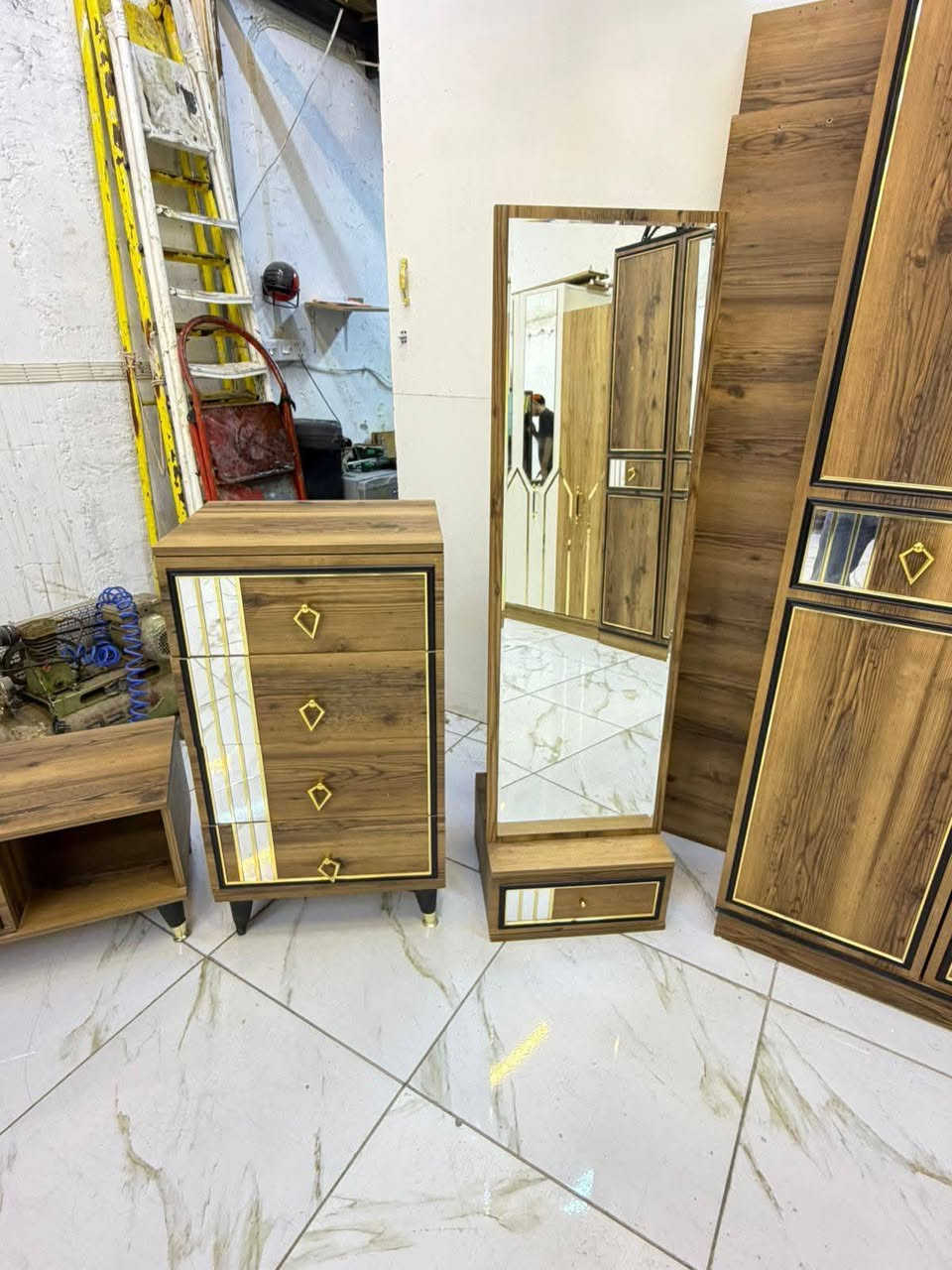 غرفه تركي درجه اولى للبيع سعر شراء مليونين و800 سعر البيع 800 وبيه مجال ***********
@إشارة كروب بيع الاغراض المستعمله في بغداد الكرخ والرصافه
