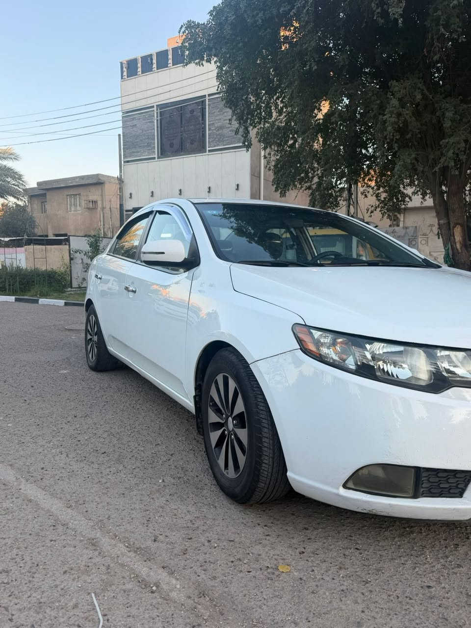 سلام عليكم
كيا فورتي 2010
بيه قطعين تبديل 
والسونار مرفق بل صور بدون دواخل 
ماشيه 140 
على وضع الشركه 
مكينه وكير كفاله 
صدر امامي خلفي جديد
تبريد ثلج 
مانقصه شي السياره 
معروضه 89  وبيه مجال 
مكيمنه 2000 دوش المرغوب 
مكاني حي العلام
***********
