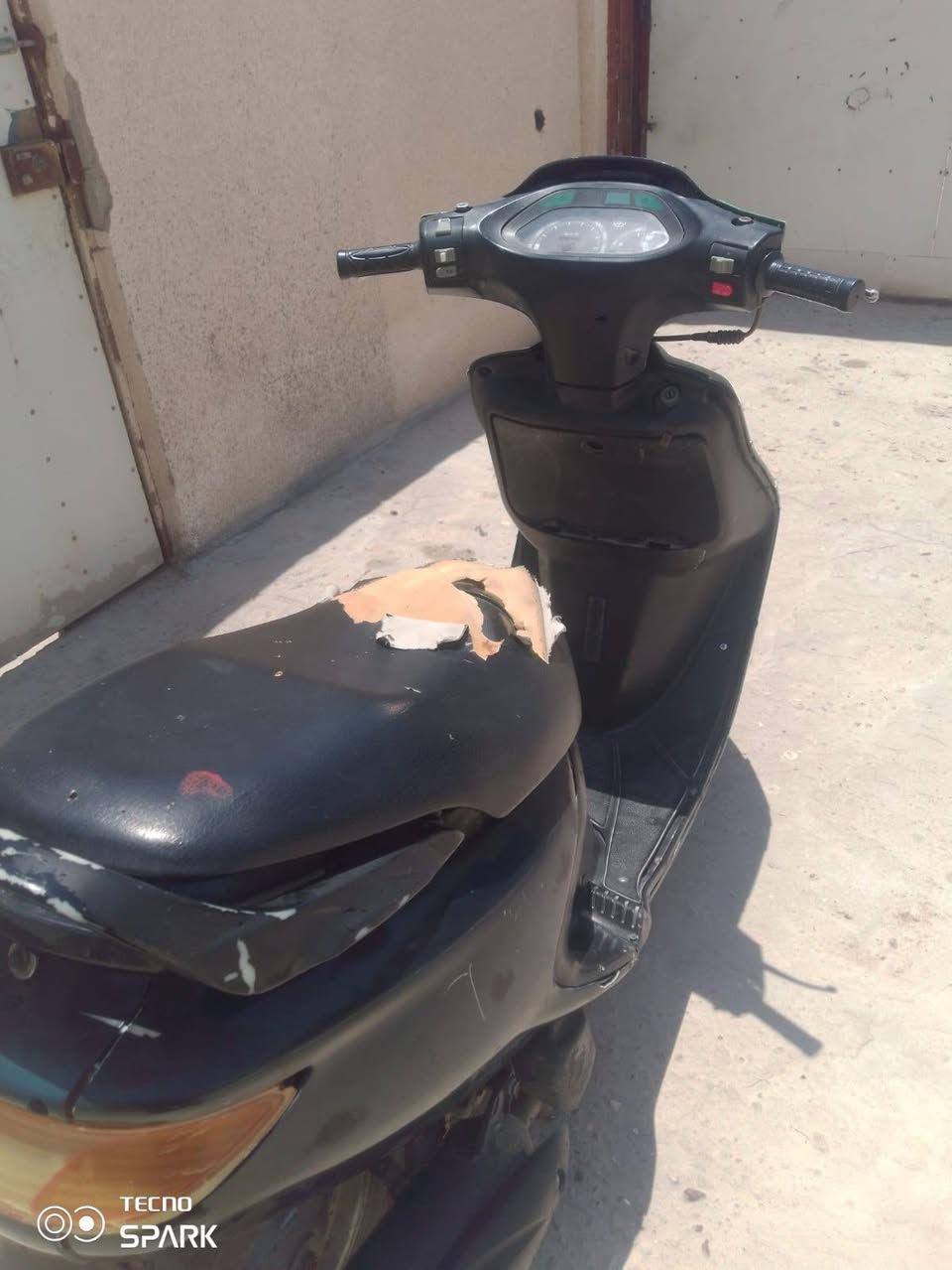 سلام عليكم،دراجه فراشه للبيع شغاله،يرادلها بس ضفيره وتشتغل وهاي گدامكم نضيفه كلشي بيها شغال ونضيفه على حسب الاصول،المكان البصره القرنه.


**إذا كنت صاحب هذا الإعلان وتريد حذفه لأي سبب، رجاءا أرسل رسالة إلى الدعم الفني**
