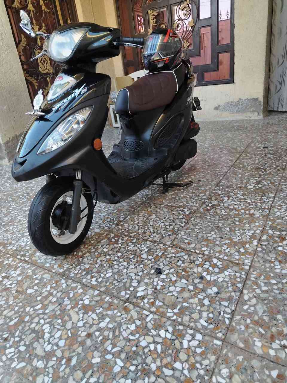 سلام عليكم شباب كمكو في 2نضيفة فول مديل ١١ ماشيه ١٣ الف منضومة زنون كاملة + كماليات شوفهن بل صوره رقمي *********** سعر خاص
مكاني نجف
