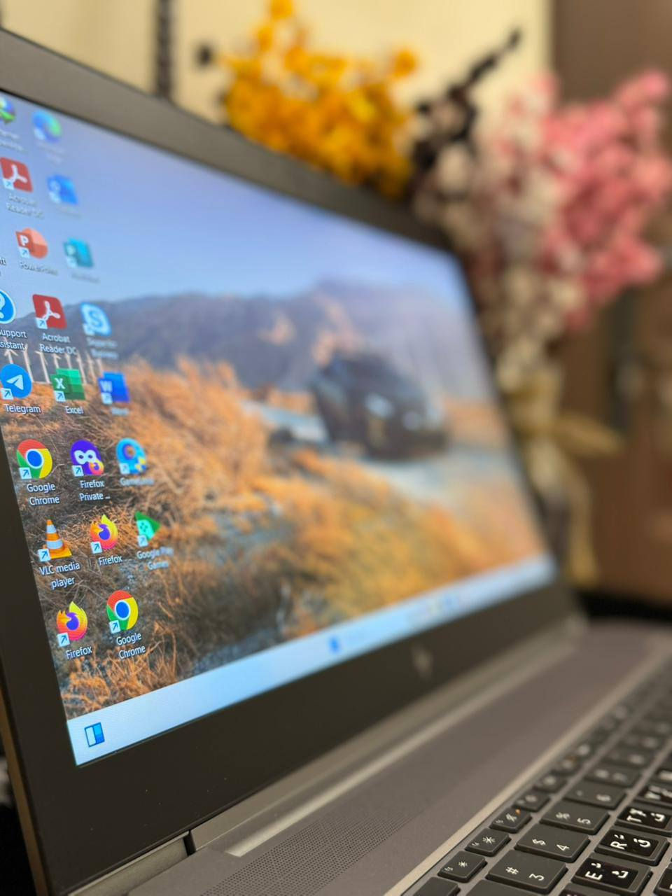 Hp zbook 15 g5
i7-8850H
32GB DDR4 RAM 
NVIDIA QUADRO P1000 4GB
512GB SSD M.2
15.6 FHD
فول نظافه
ضمان 10 ايام من اي خلل استبدال 
599 الف واصل ( سعر ثابت )
شامل ملحقات
توصيل جميع محافظات العراق 
تواصل واتس : ***********
