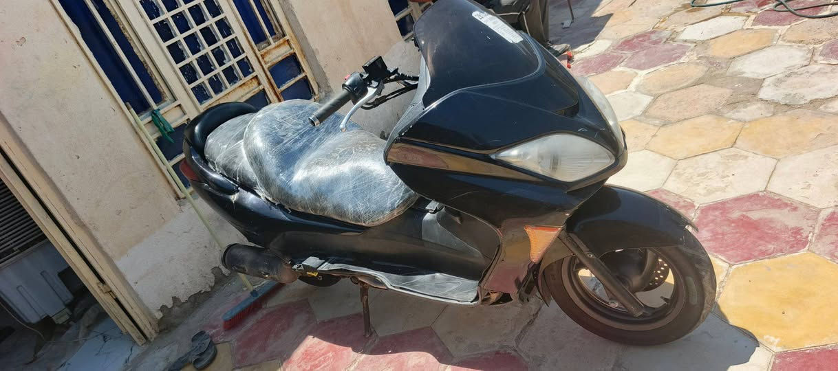 فورزه 08  دراجه كفر حلو مكينه 
كله فول 
بيه نوقص باتري تعبان 
وتريشه 
ابيعلك هم موجود تشغل وتطلع لا دخن ولا تنقص 450 الف قفله مكاني بلدوايه ***********
