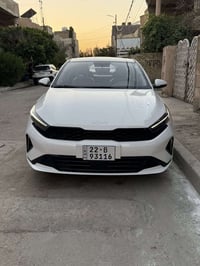 سيارة كيا K3 لون ابيض موديل 2022 للبيع السيارة بحالة ممتازة جداً ونضيف...