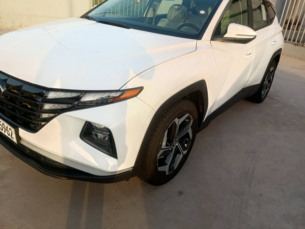 السلام عليكم توكسان مويل 2024 وارد امريكي فول لمتد واحد على واحد صور الحادث مرفقه بالمنشور ليبل واحد ماشيه 31 مكفوله عدا حادثه سياره بسمي جديده وضع شركه سياره احلى من الصور السعر 198 مكان السياره بغداد حي النصر ***********
