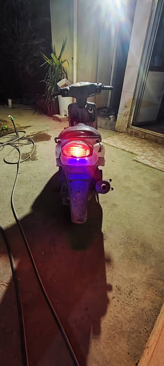 السلام عليكم 
ماكس منغولي نضيفه مفتوحه للبيع  شغاله هندر سلف شغال بس عوزه باتري الدراجه كهربائيات شغاله مكاني كربلاء طويريج *********** السعر 300 وبيه مجال بسيط صالنصه  FM
