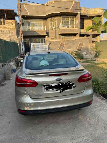 السلام عليكم فورد فوكس اعلى فئة موديل 2018 اولا حادثها موضح بالصورة وتايرات جدد وصدر وكير ومكينه كله خير من الله سيارة مو قاصره 
المواصفات 
بانوراما 
كار بلي ايفون واندرويد 
تحكم بالمري 
تبريد + تدفئة 
بصمة تشغيل 
كلمة سر للسيارة 
كشن السائق كهرباء 
فتحة الجنطة كهرباء 
منضومة صوت 
بعد بيها هواي تفاصيل 
الضرر ..
ثلاث قطع بدون صبغ الباقي مصبوغ 
مشط ستيرن نص عمر 
للاستفسار يرجى الاتصال على الرقم ادنا ويوجد به واتساب 
*********** بغداد
