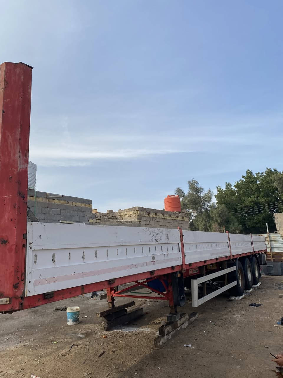 السلام عليكم سيارة للبيع اكتروس موديل 2007 رقم اربيل حجم (51 18) عرجه 12 نمره ريتايدر فول مواصفات + عربانه اوربيه 3 محاور مربوطه عل سياره سنوية منتهيه للاستفسار (***********) مكان السياره بصره اني مكلف بل نشر
