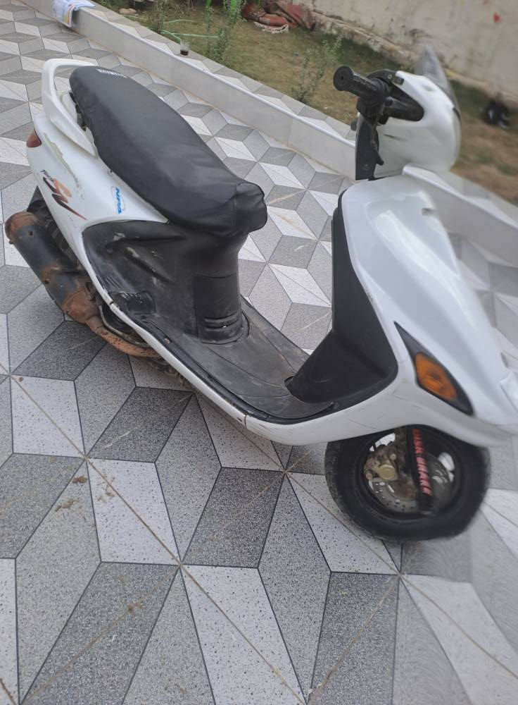 دراجة فراشة نضيفة اي نقص مابيها سلف هندر كهربائيات كله شغال شلعه فول 
مكاني طهمازية ب350 
***********
