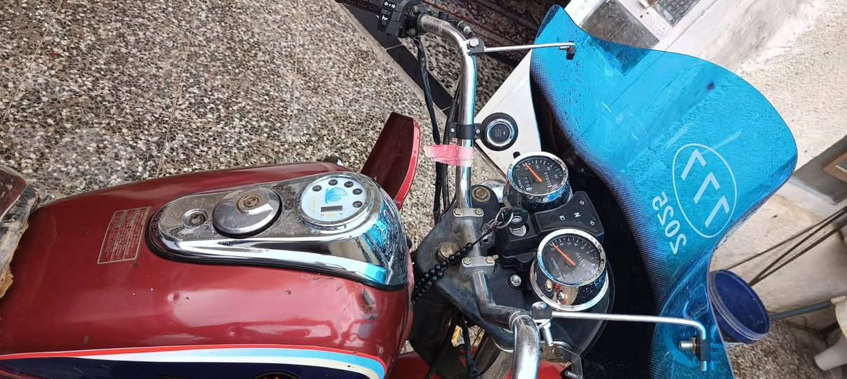 السلام عليكم ستوته دايوان موديل 2018 أوراق كامله كهربأيات شغاله سلف وهندر لايت اشاير  كله شغال مكينه 2021 تشتغل بصمه دبلات شغاله نضافه اتخبل السعر 1100 وبيها مجال حك الجيه العنوان بغداد السياحي مقابل حسينيه المعامل متواجد واتساب وهاذه رقمي ***********
