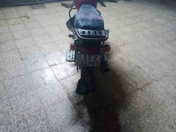 للبيع
بوكسر موديل 2021
رقم بغداد انكليزي
لون احمر 
سنوية جديدة ولوحات جدد 
ماشية قليل استخدام شخصي كاملة من كلشي 
دهن كله امزويل كل 25 يوم ابدله
مكينة مكفولة 
زوج تايرات جدد 
زنجيل جديد
هورن جديد وصوته عالي 
مكان الدراجه فلوجة
السعر 2.250 وبيها مجال 
مليونين وربع وبيها مجال 
***********
***********
