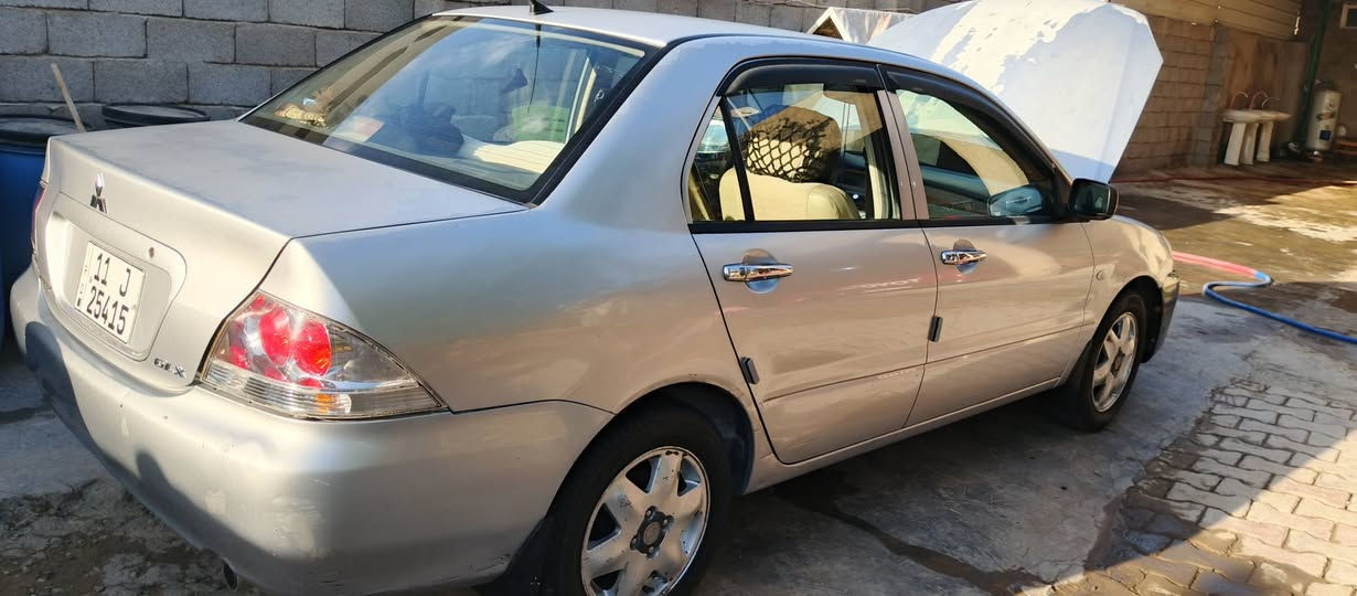 لانسر موديل 2010 جديد عد صبغ قطعتين بنيد وجاملغ سيارة حلوه ونصيفة ماشية 138 تبريد وتدفئة كير اوتماتيك محرك اسود 1600 صدر حديثا السعر 85 مع مجال قليل بغداد الرصافة الجسر الفرنسي قريب على حي البتول 
***********
