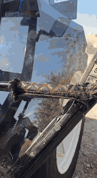 للبیع مودیل ٢٠٠٢ مکفول 07719618581