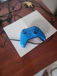 اكس بوكس وان اس • ١ تيرا • مع العاب