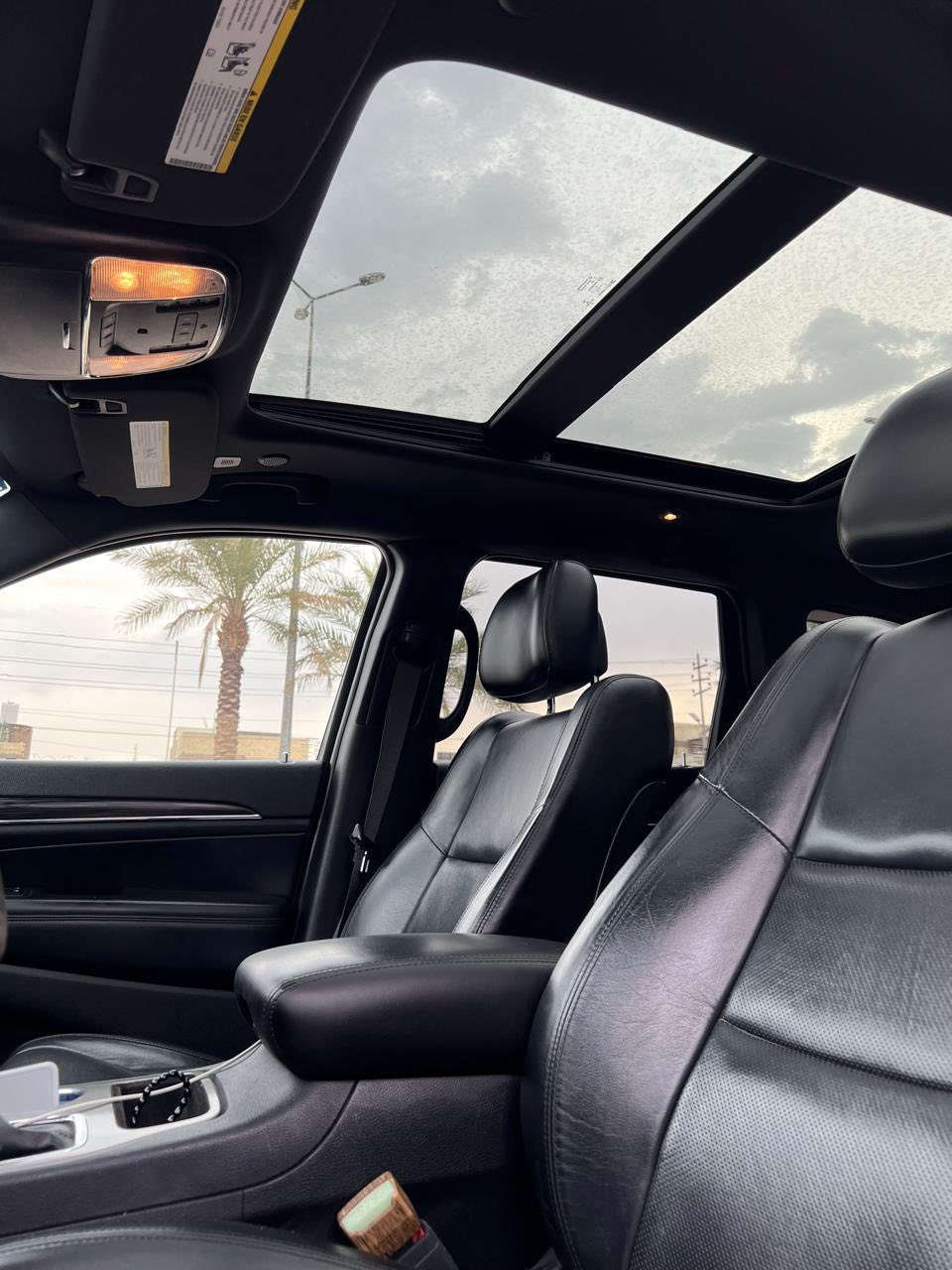 سلام عليكم جيب لاريدو مديل ٢١ فول للخير حادث موضح السعر ٢٠٠ وبيها مجال قليل مكاني بغداد ***********
