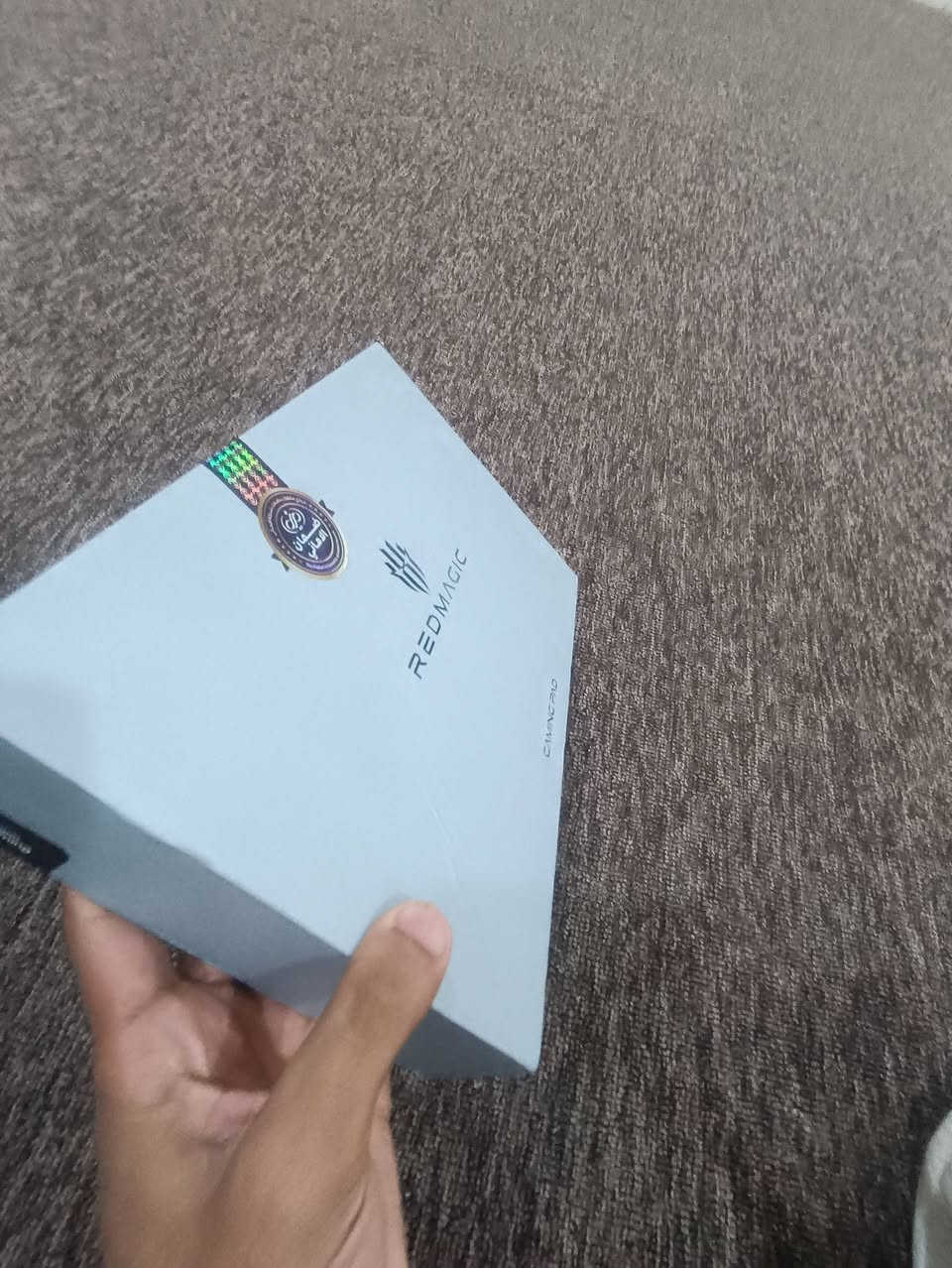 ايباد DMAGIC Nova Gaming Tablet
🖥 الشاشة
حجم تقريبًا 10.9 إنش
دقة عالية 2.8K تقريبًا
معدل تحديث 144Hz (سلس جدًا للألعاب)
🔋 البطارية
حوالي 10,000mAh
شحن سريع قوي (حوالي 80W)
❄️ التبريد
نظام تبريد متطور مع مروحة داخلية (ميزة قوية للألعاب الطويلة).إصدار Android 15)
تخزين: 512GB


**إذا كنت صاحب هذا الإعلان وتريد حذفه لأي سبب، رجاءا أرسل رسالة إلى الدعم الفني**