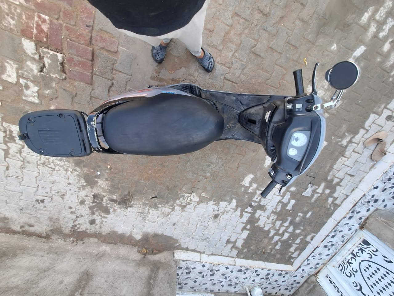 السلام عليكم درجه البيع عنواني كوفه علوت الفحل درجه نضيفه درجه شرط ما مفتوحه تجب وتفحص لا تنقيص ولا تبخير
تخم تيرات جلاتين 
صلنصه اف ام وصلنصه عادي منو تريده كلي 
هورن 
سيبايه خلفيه 
هندر 
سلف 
من عده البتري تعبان وال واير مال سرعه مامسوي 
سعر درجه ٤٥٠قفل قفل قفل قفل رقم الهاتف ***********بدون زعاج لي مو شراي لا يخابر
