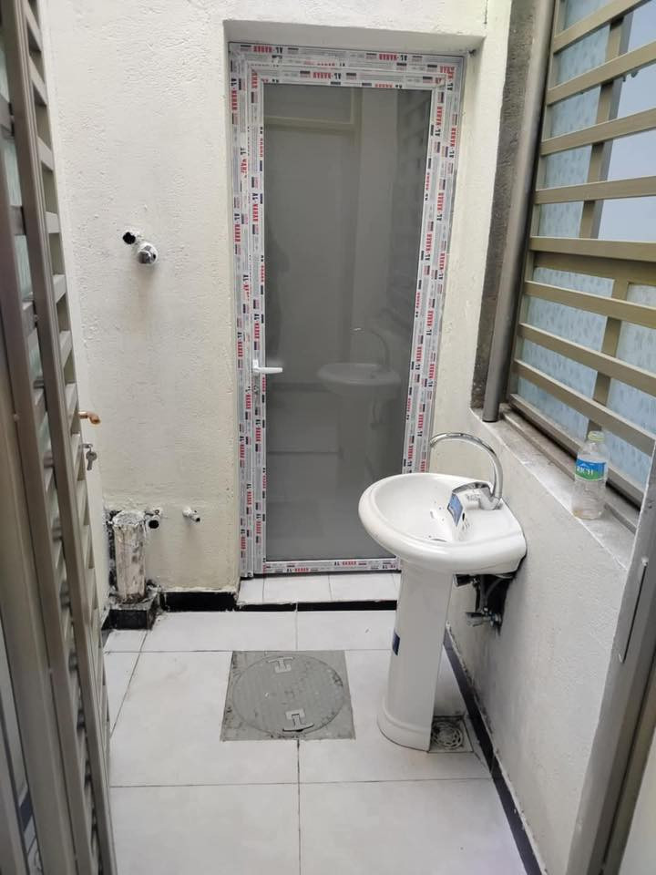 للايجار للايجار للايجار◾️
بيت للايجار للايجار للايجار المساحه 100م/ مربع 10*10 خريطة هندسية حديثة 2024
عنوان البيت ناصرية الاسكان الصناعي منطقة ال 3000 اللي جاي عن مدرسة الحرية
يتكون البيت من :
◾️غرفة نوم 4,50*3,50
◾️صالة4,25*4,50
◾️مطبخ 3,50*4
◾️ستقبال 5,50*3,50
◾️حمامات داخل وخارج 
البيت البناء طابوك 
◾️اساس وسقف كونكريت البيت شغل درجة اولى مرتب كلش حلو
◾️سيراميك
◾️بورسلين ثقيل 
◾️كرهبائيات فول
-------------------
خدمات البيت فول
◾️ماء اسالة فول 
◾️كهرباء تيل باب البيت
◾️مولد ذهبي 
◾️شوارع تبليط باب البيت
◾️مدارس حكومية واهلية
 البيت ركن على شارعين الشارع مالته عرضه 20 متر وثالث بيت عن الشارع الحولي الرئيسي

للتفاصيل الاتصال 
📞 ‏***********‏
