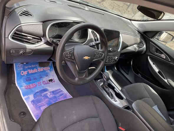 السلام عليكم ماليبو موديل 2023 لون رصاصي طوخ كلين بدون صبغ وضربة رقم بغداد ماشية 50 ألف  السيارة جديدة جدا 
السعر المطلوب 158 وبيهة مجال بسيط مكان السيارة بغداد 
رقم الهاتف ***********
