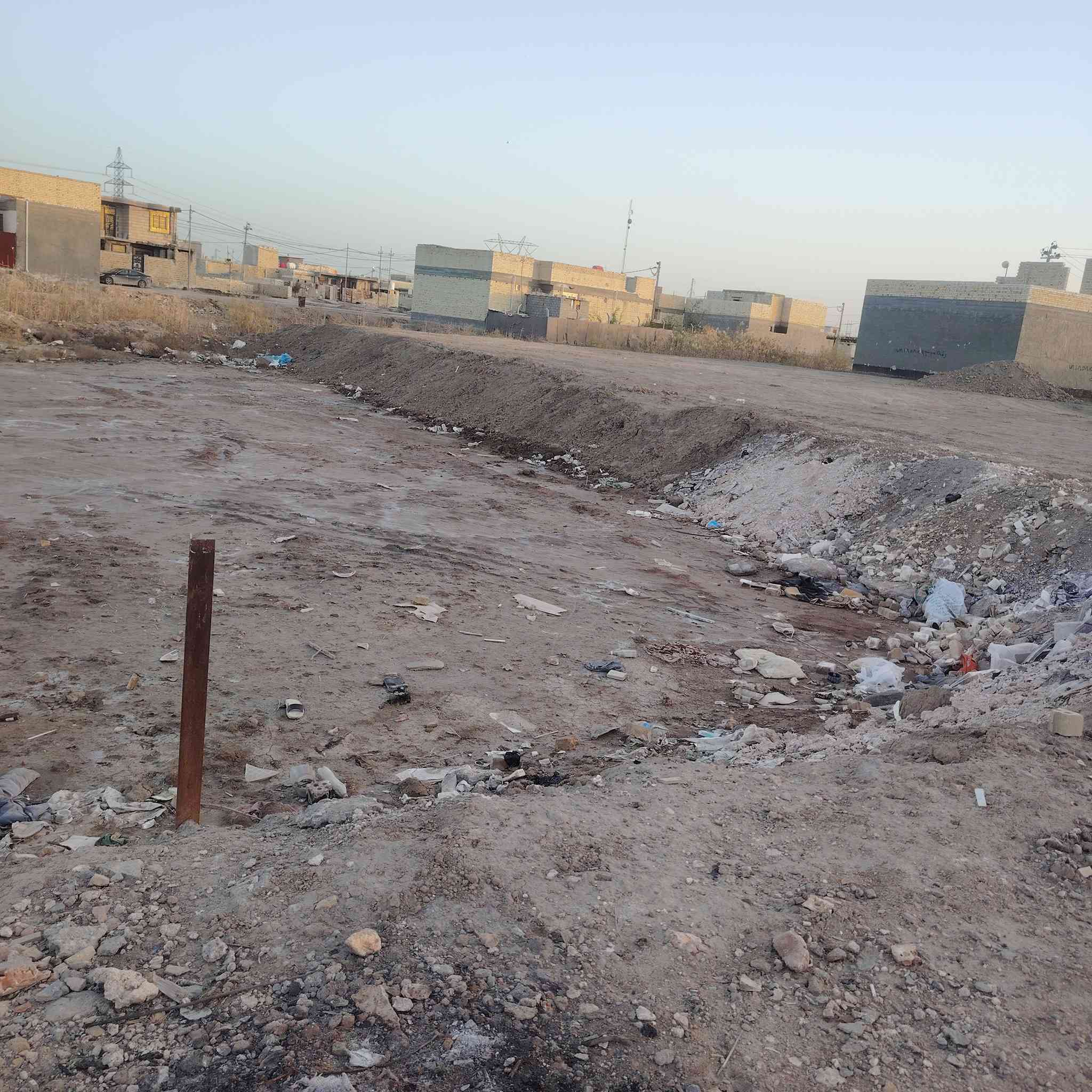 قطعه للبيع 400متر وي الفضله 500.. المكان الحولي شارع السياسين مجمع حجي حسين. ***********
