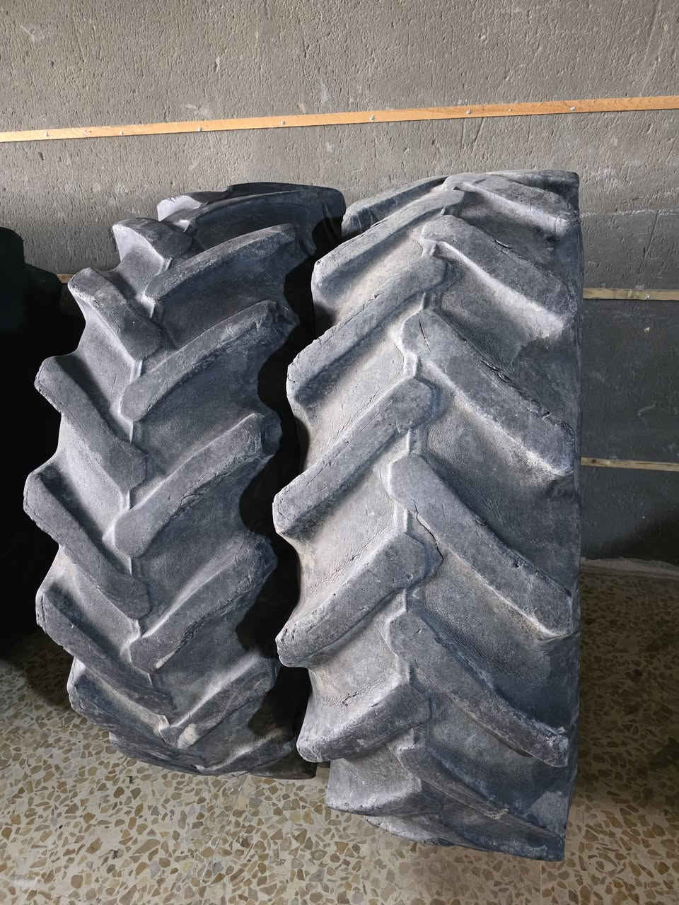 تايرات 34/18 مال شركه اصلي 

مكان/حله كفل شارع عام معرض معررض ومحلأت سيد عايد  

للاستفسار /***********
***********
