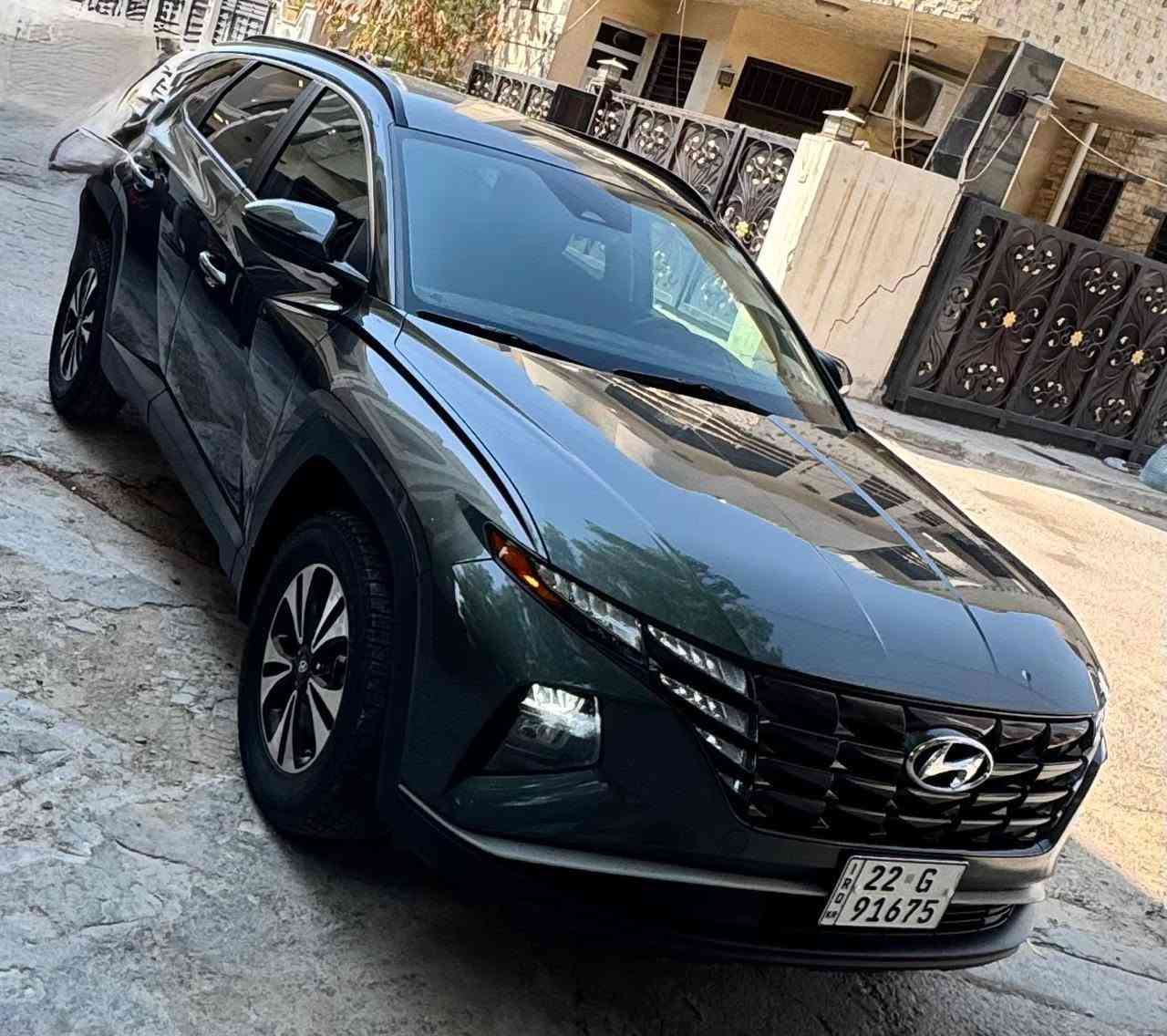 السلام عليكم 
هيونداي توسان 2022
لون رصاصي على زيتوني 
رقم رقم أربيل الجديد
وارد امريكي 
مكينه 2.5 
ماشيه 47مايل
السياره حادثه صبغ المصطره 
قبق الجنطه فقط صبغ 
ليبل واحد بدون ايرباك 
كشن تدفأ
ستيرن تدفأ
تحكمات فول 
رادار امامي
رادار جانبي  
كشنات خلفيه قلاب وتحكم بوضعيات الجلوس 
بصمات 2 
سياره معايزها ربع 
السعر 176$
للتواصل *********** 
بغداد زيونه بغداد, العراق
