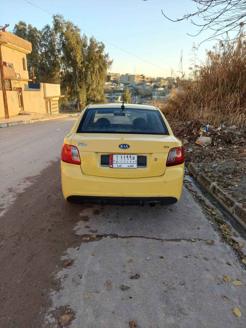 كيا ريو امريكي 2011
كير مكينة شرط
هيئة وغرامات صفر 
تبريد ضررها جاملغ الورا يم قبغ البانزين
كاربون بانزين بيها
تايرات جدد باتري جديد 
للاتصال ***********
واتساب ***********
