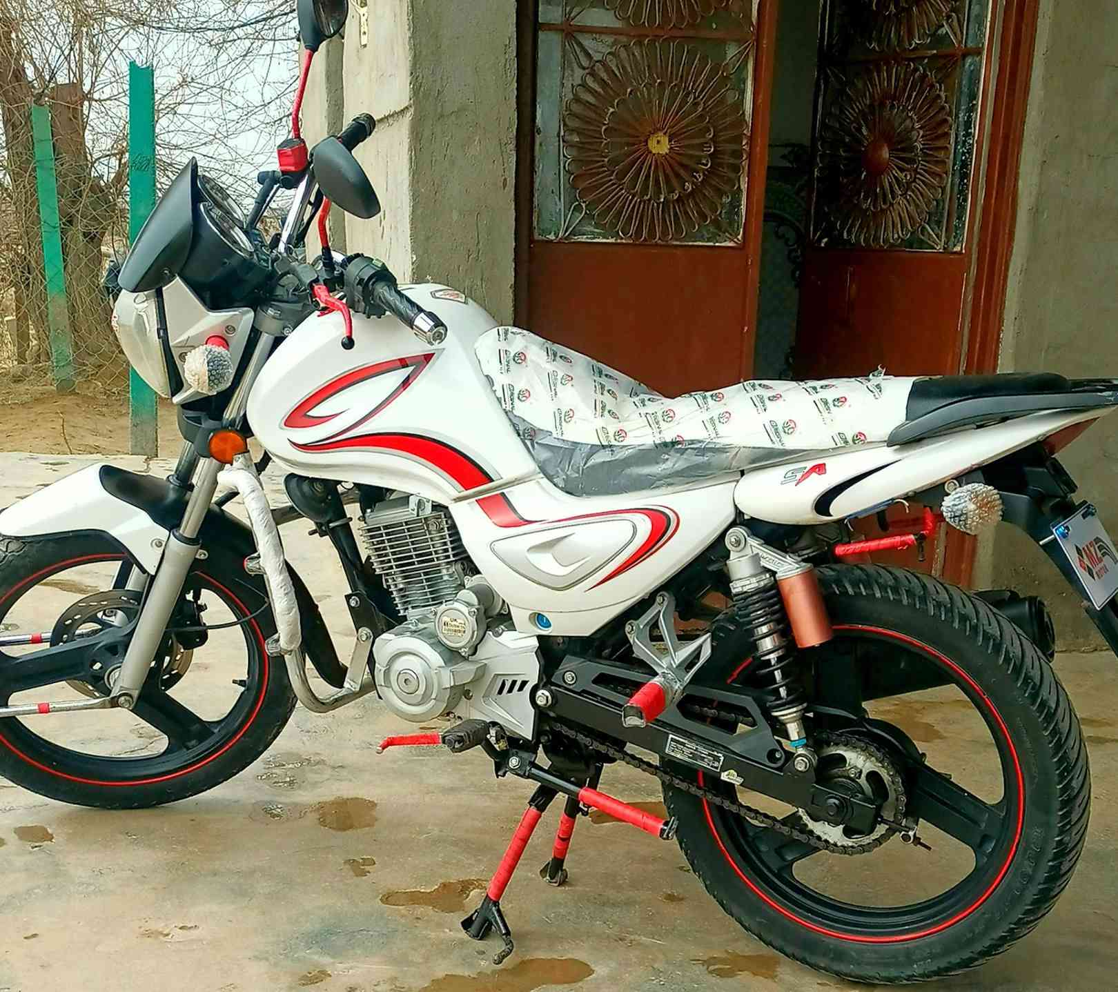 للبيع موديل 20 محرك 150 بلادي ما ناقصك كل شيء احلى من الصوره السعر 900 رقم تلفوني ***********
