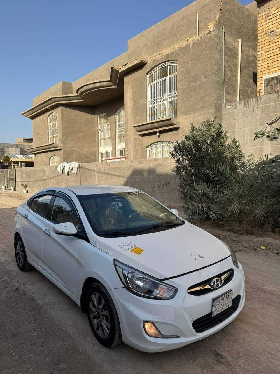 السلام عليكم
للبيع هونداي اكسنت خليجي 

موديل 2016 

السياره فول مواصفات

صبغ شبر بل جاملغ الأمامي فقط ❤️

رقم بغداد الماني تحويل ثاني يوم 

مكينه 1600 دوش 

شاشه + كامره دواره 

5 ويل كب كروم 

اشاره بالمرايه + كشاف امامي 

تحكم ستيرن جهتين 

داخل بيجي 

السياره ماشيه 108

جاهزه كير ومكينه وحداديه وتبريد وتخم تاير كله جديد 

السياره مسويلها ادامه كامله للمحرك والكير ومنضومه احتراق 

مكان السياره حله

السعر 104 وبيها مجال بسيط حق الجيه 

للاستفسار /***********
